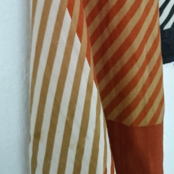 Daks Soft wool Scarf - Picture 3 of 5